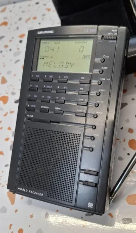 world-band-receiver-grundig-yacht-boy-500-big-2