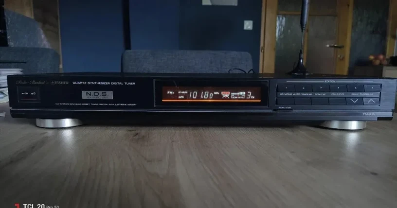 fisher-fm-915-big-0