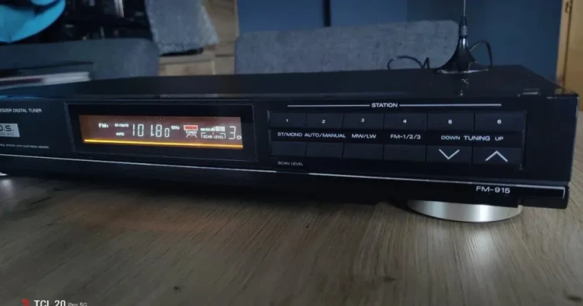 fisher-fm-915-big-2