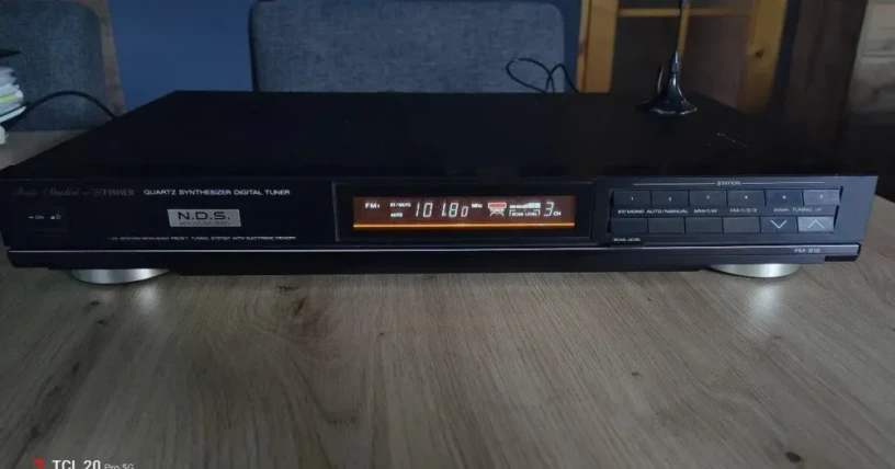 fisher-fm-915-big-4