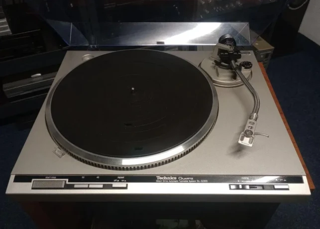 technics-sl-q303-big-2