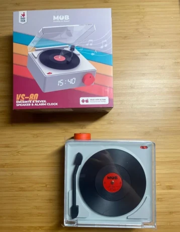 mob-vs-80-speaker-alarm-clock-big-0