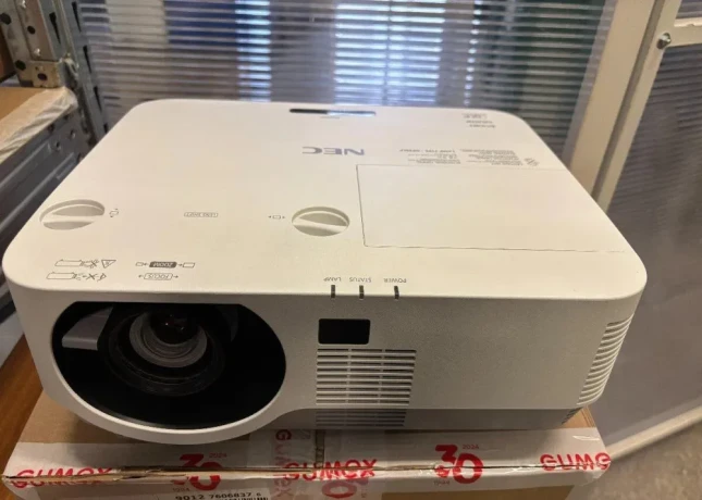 projektor-nec-np-p502w-big-0
