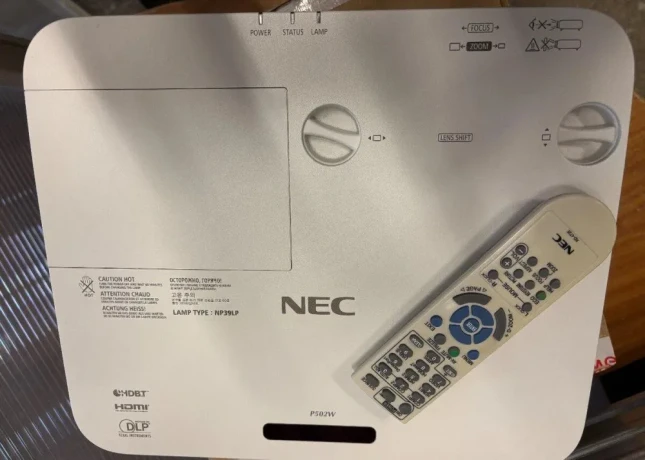 projektor-nec-np-p502w-big-2