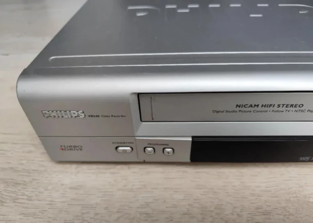 videorekorder-philips-vr540-6-hlavovy-big-1