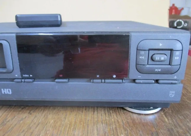 philips-vr-50202-hifi-stereo-vhs-big-2