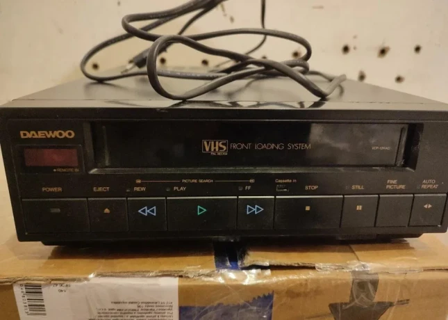 daewoo-vcp-12rad-vhs-video-prehravac-big-0