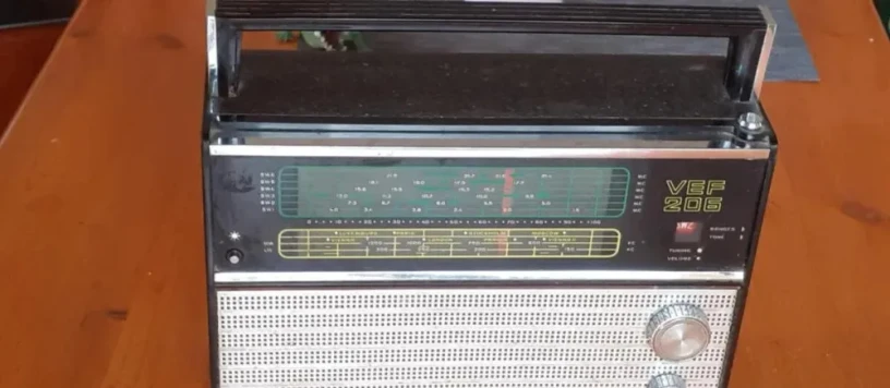 retro-radio-big-0