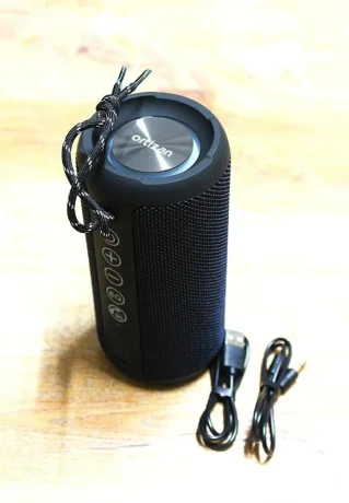 prenosny-bluetooth-reproduktor-big-0