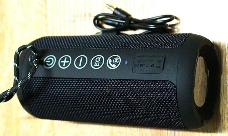 prenosny-bluetooth-reproduktor-big-2
