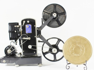 starozitny-projektor-pathe-baby