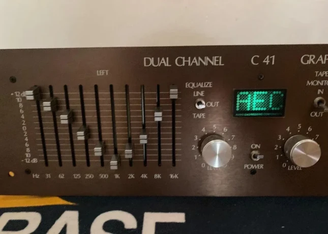 predam-3-x-eq-aecpioneeruniversum-big-1