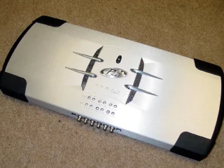 4-kanal-4x233w-rms-at-4ohm
