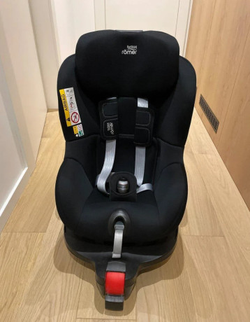 predam-autosedacku-britax-romer-dualfix-m-i-size-space-black-big-1
