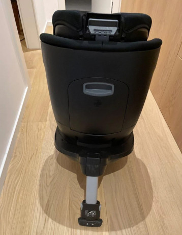 predam-autosedacku-britax-romer-dualfix-m-i-size-space-black-big-4