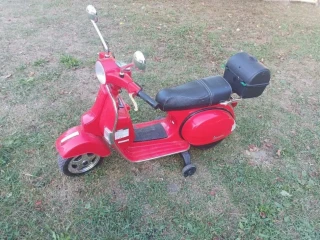 predam-detsky-elektricky-skuter-piaggio-vespa
