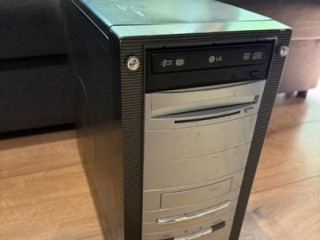 stolovy-pocitac-s-windows-xp-idealny-pre-starsie-programy