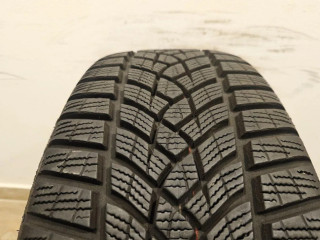 zimne-pneumatiky-goodyear-ultra-grip