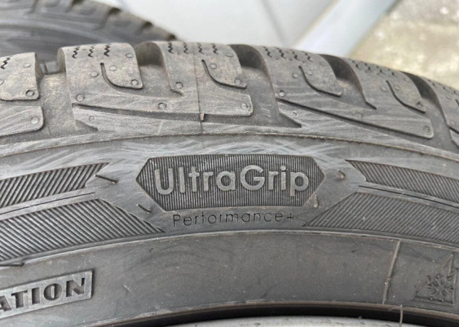 24545-r18-100v-goodyear-ultragrip-alu-disky-zimne-cupra-big-3