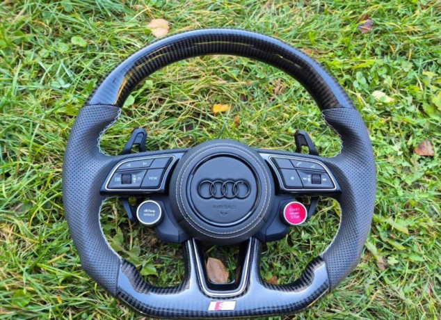 audi-r8-volant-sportovy-startstop-big-0