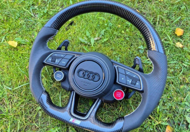 audi-r8-volant-sportovy-startstop-big-2