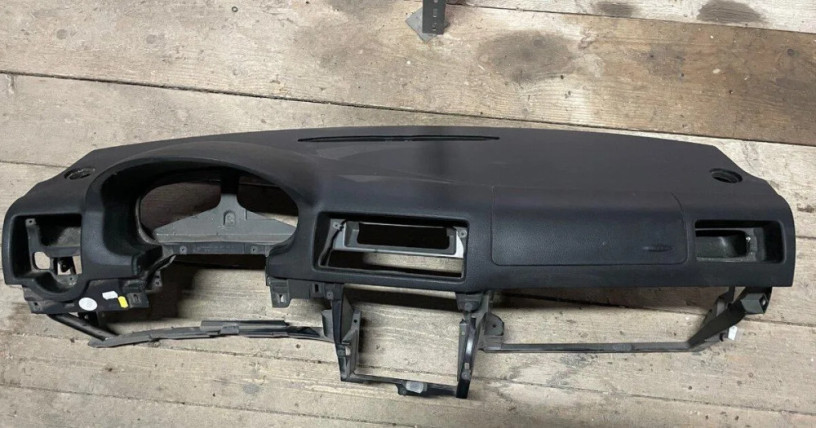 palubna-doska-skoda-fabia-1-a-vw-golf-4-big-2