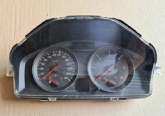 budiky-volvo-v50-20-d-31254776-big-0