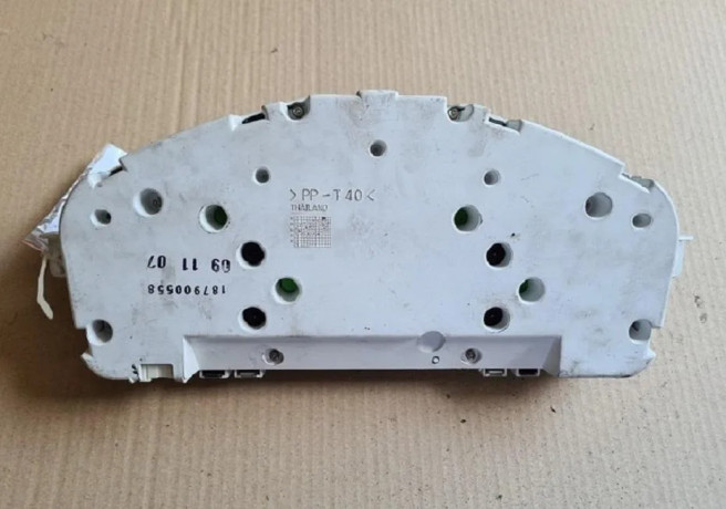 budiky-volvo-v50-20-d-31254776-big-1