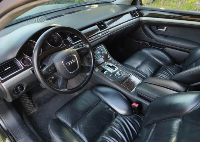 sedacky-audi-a8-d3-big-1