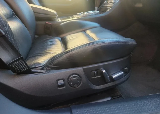 sedacky-audi-a8-d3-big-4