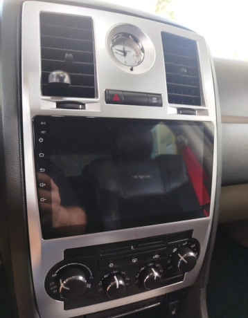 android-radio-chrysler-300c-big-0