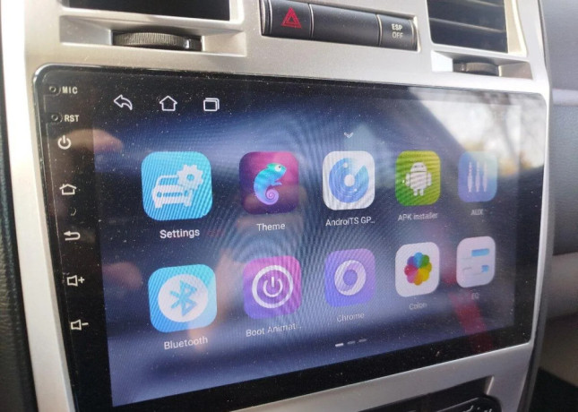 android-radio-chrysler-300c-big-2