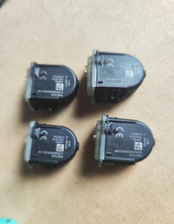 snimace-tlaku-tpms-land-rover-big-1