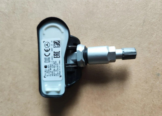 snimace-tlaku-tpms-mercedes-kovove-ventily-big-1