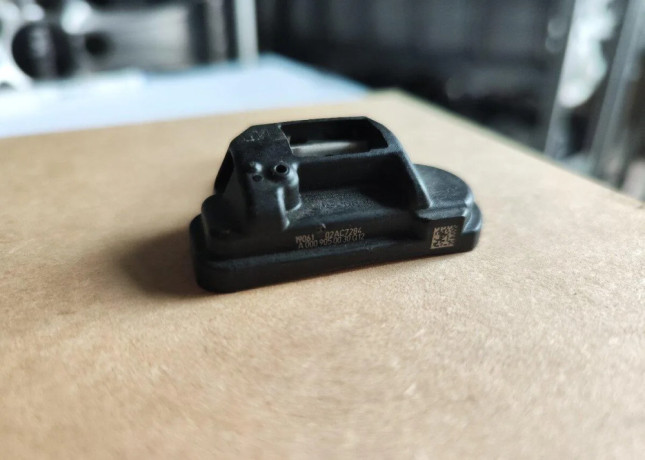 snimace-tlaku-tpms-mercedes-kovove-ventily-big-2
