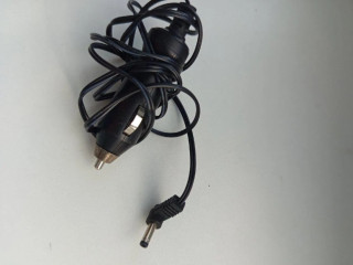 kabel-napajany-zo-zapalovaca-v-aute