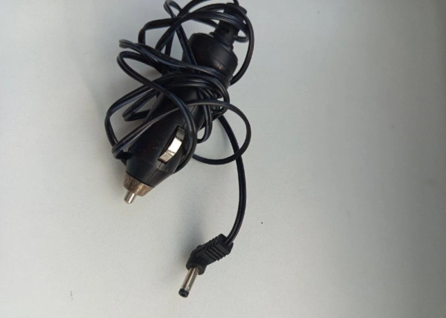 kabel-napajany-zo-zapalovaca-v-aute-big-0