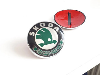 znak-skoda-88-mm-89-mm-predny-zadny