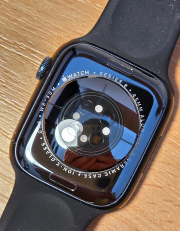 apple-watch-series-8-45-mm-big-1