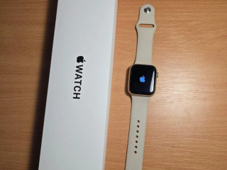 apple-watch-se-1-gen-44mm-gold-aluminium