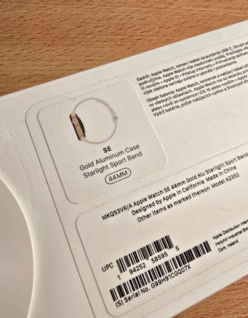 apple-watch-se-1-gen-44mm-gold-aluminium-big-3