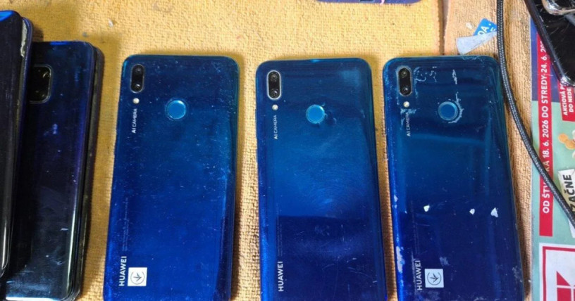 huawei-psmart-2019-dual-sim-na-nahradne-diely-big-3