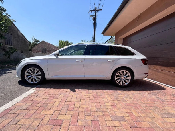 skoda-superb-combi-premiu-edition20-tdi-140kw-nezavisle-kurenie-big-3