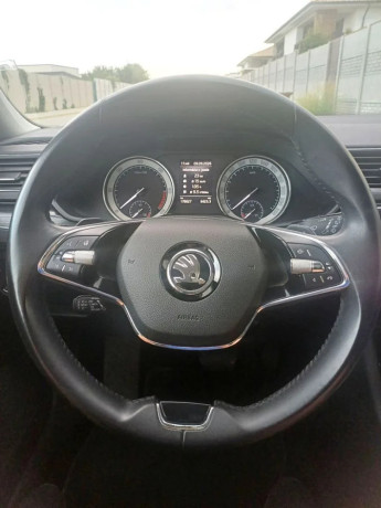 skoda-superb-combi-20-tdi-scr-style-dsg-110kw150hp-a7-big-3