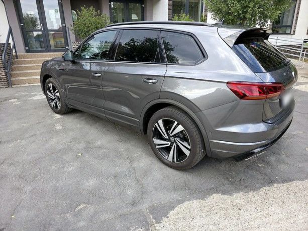 volkswagen-touareg-r-line-30-tdi-210-kw-big-1