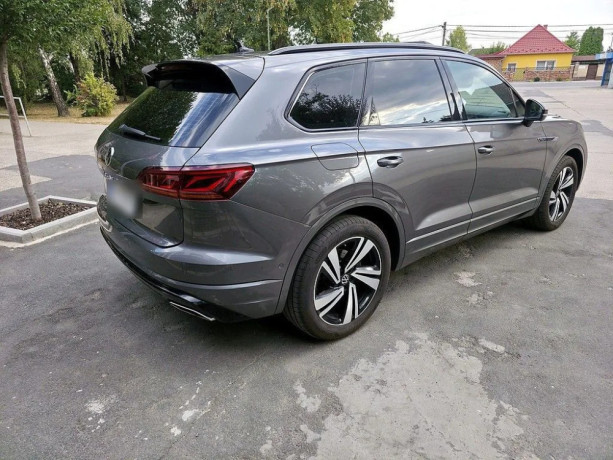 volkswagen-touareg-r-line-30-tdi-210-kw-big-2