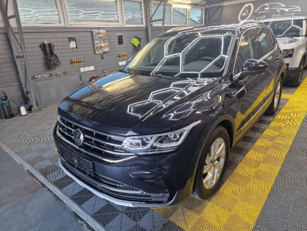volkswagen-tiguan-20-tdi-evo-elegance-4motion-dsg-147kw200hp-a7-big-0