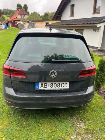 volkswagen-golf-sportsvan-16-tdi-85kw-big-0