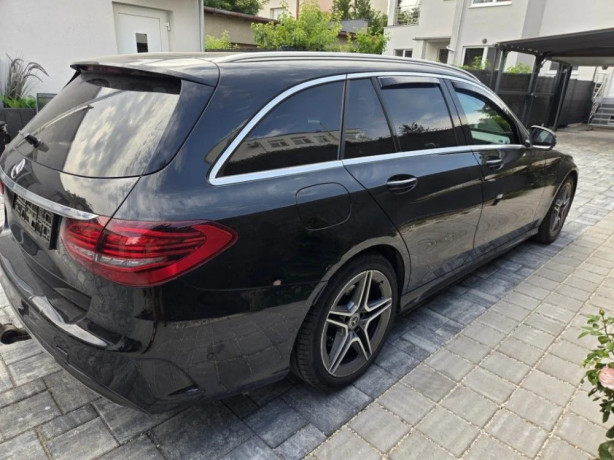 mercedes-benz-c-trieda-20-d-amg-packet-big-3