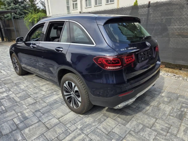 mercedes-benz-glc-suv-4matic-big-2